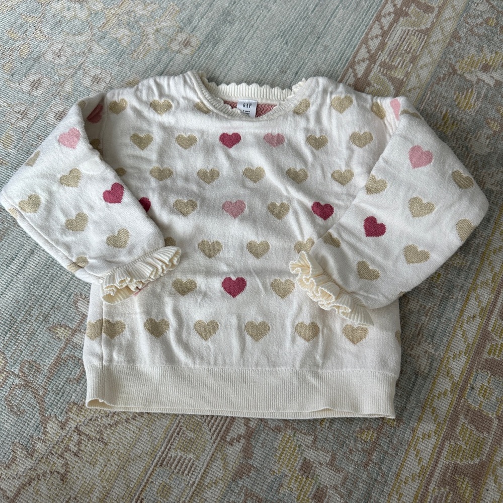Gap sweater